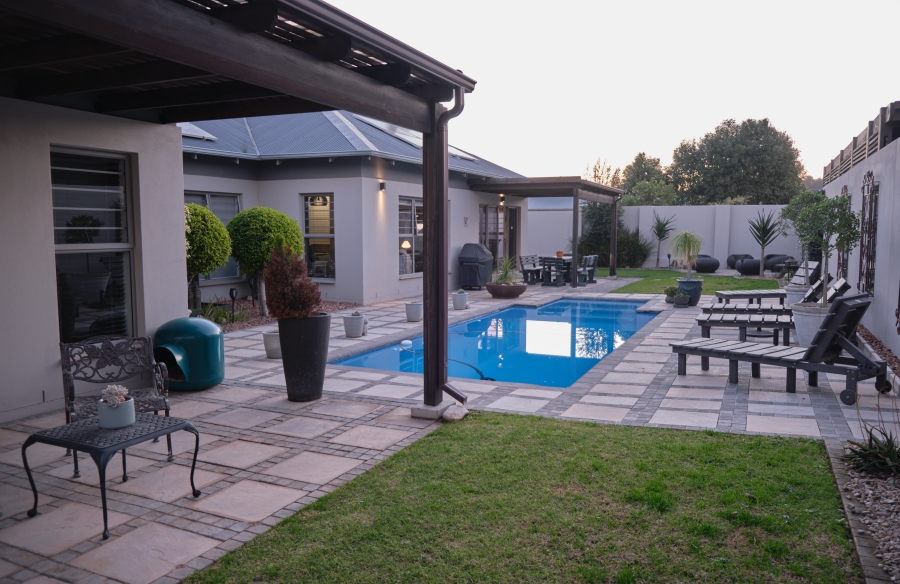 4 Bedroom Property for Sale in Earls Court Lifestyle Estate Western Cape